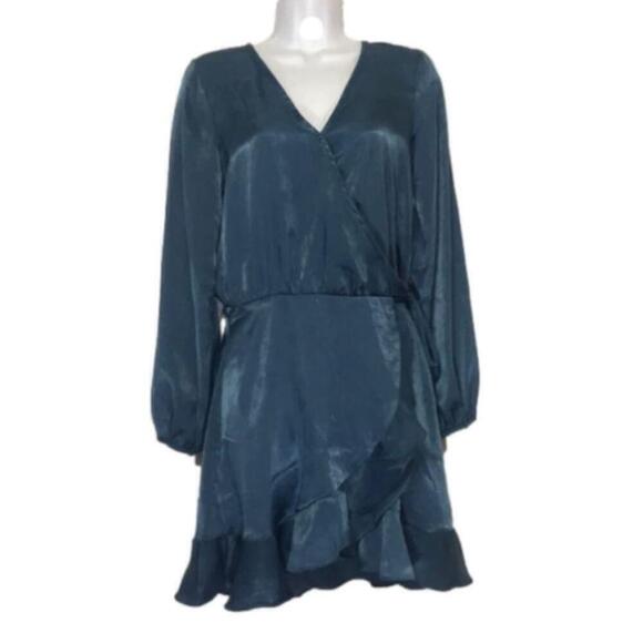 NWT Sadie & Sage Ruffle Wrap Dress Medium - Picture 2 of 12